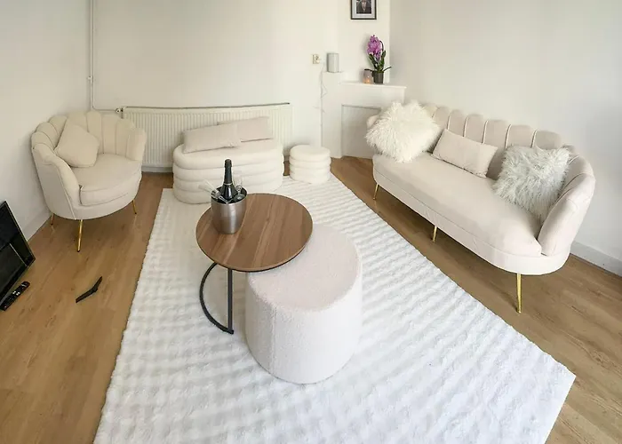 1 Bedroom Awesome In