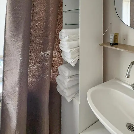 1 Bedroom Awesome In * Katwijk aan Zee